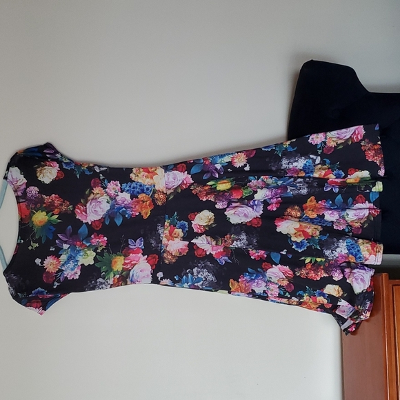 Floral printed a line dress - Picture 6 of 6